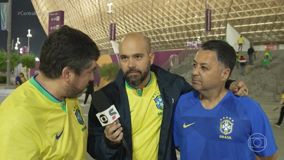 Segundo Jojo Todynho, o repórter Lucas Gutierrez trouxe má sorte ao Brasil (Foto: Reprodução / TV Globo)