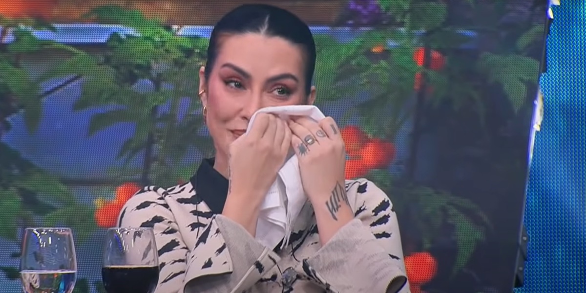 Cleo se emocionou com recado de Fábio Jr. no programa do Faustão (Foto: Reprodução)