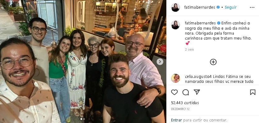 Fátima Bernardes surgiu com a família da namorada do filho (Foto: Reprodução/ Instagram)