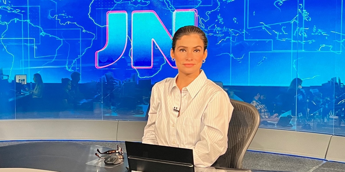 Renata Vasconcellos não apareceu na bancada do Jornal Nacional (Foto: Divulgação / TV Globo)