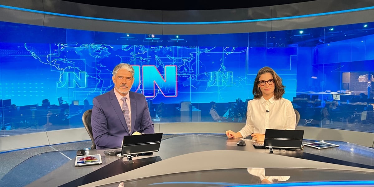 William Bonner e Renata Vasconcellos na bancada do Jornal Nacional (Foto: Divulgação / TV Globo)