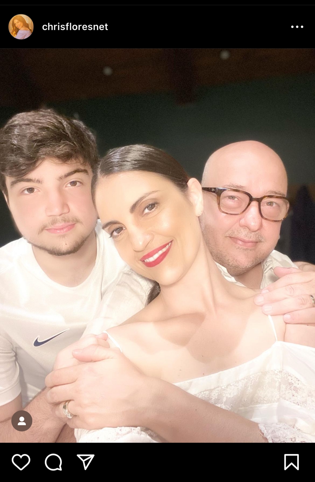 Atualmente fora do ar no SBT, Chris Flores surge em clique raro, e mostra quem é o grande amor da sua vida, com quem é casada há anos - Foto Reprodução Instagram