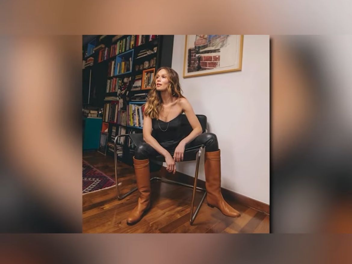 A mansão da famosa atriz Mariana Ximene, conta com estúdio, quadros e uma linda biblioteca e é uma das mais lindas do país - Foto Reprodução Instagram