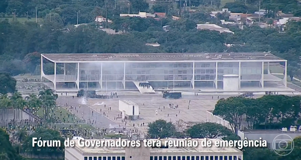 Invasão Palácio do Planalto sendo mostrado ao vivo na Globo - Foto: Reprodução