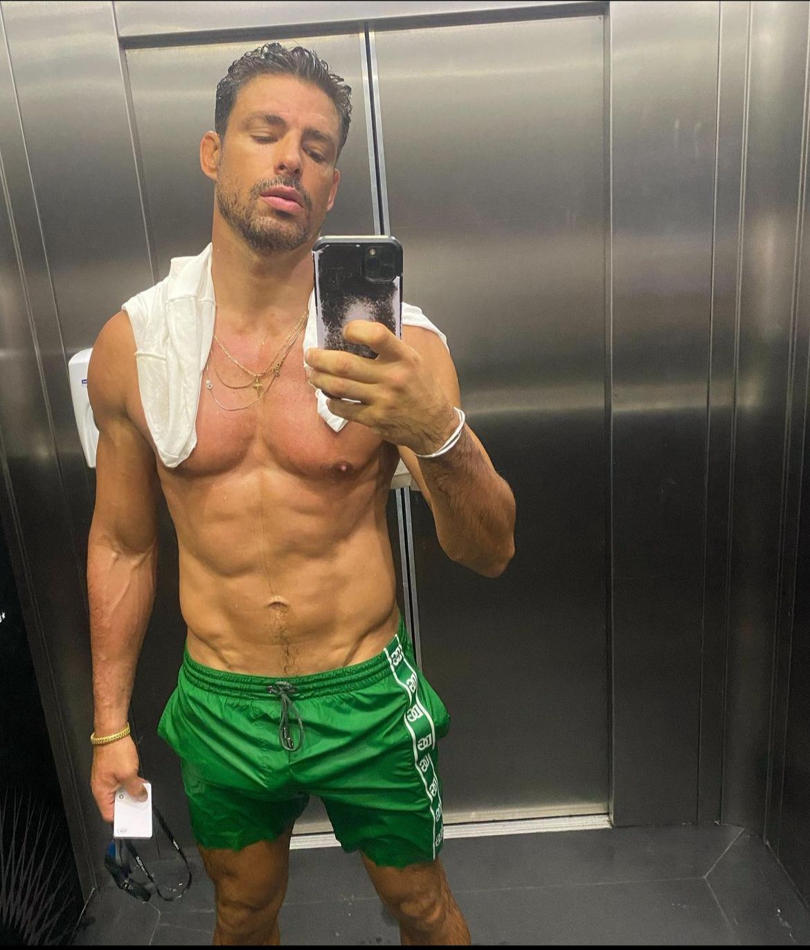 O galã da Globo, Cauã Reymond, abre o jogo sobre sua vida pessoal, e admite como se sente hoje em dia, aos 42 anos de idade - Foto Reprodução Instagram