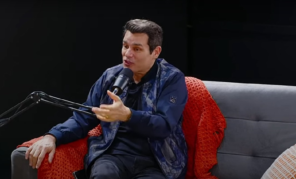 Celso Portiolli no podcast de Carlos Alberto (Foto: Reprodução/ YouTube)