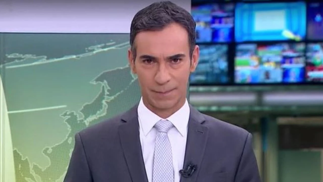 Ao vivo na GloboNews, César Tralli fica em choque ao ouvir