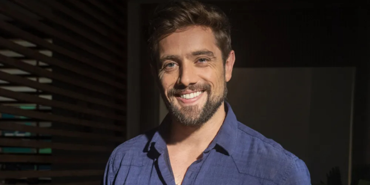 Rafael Cardoso está no ar como Rômulo, em "Cara e Coragem" (Foto: Camilla Maia/TV Globo)