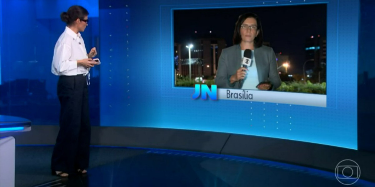 Renata Vasconcellos e Cláudia Bomtempo no "Jornal Nacional" (Foto: Reprodução/TV Globo)