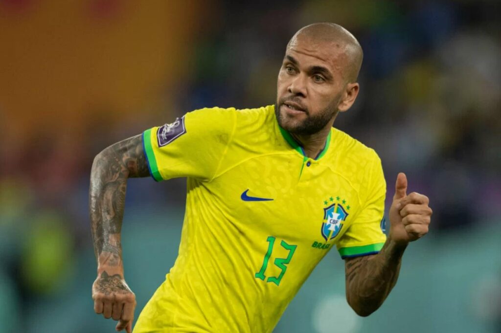 Daniel Alves foi detido na Espanha após prestar depoimento sobre a acusação de assédio sexual