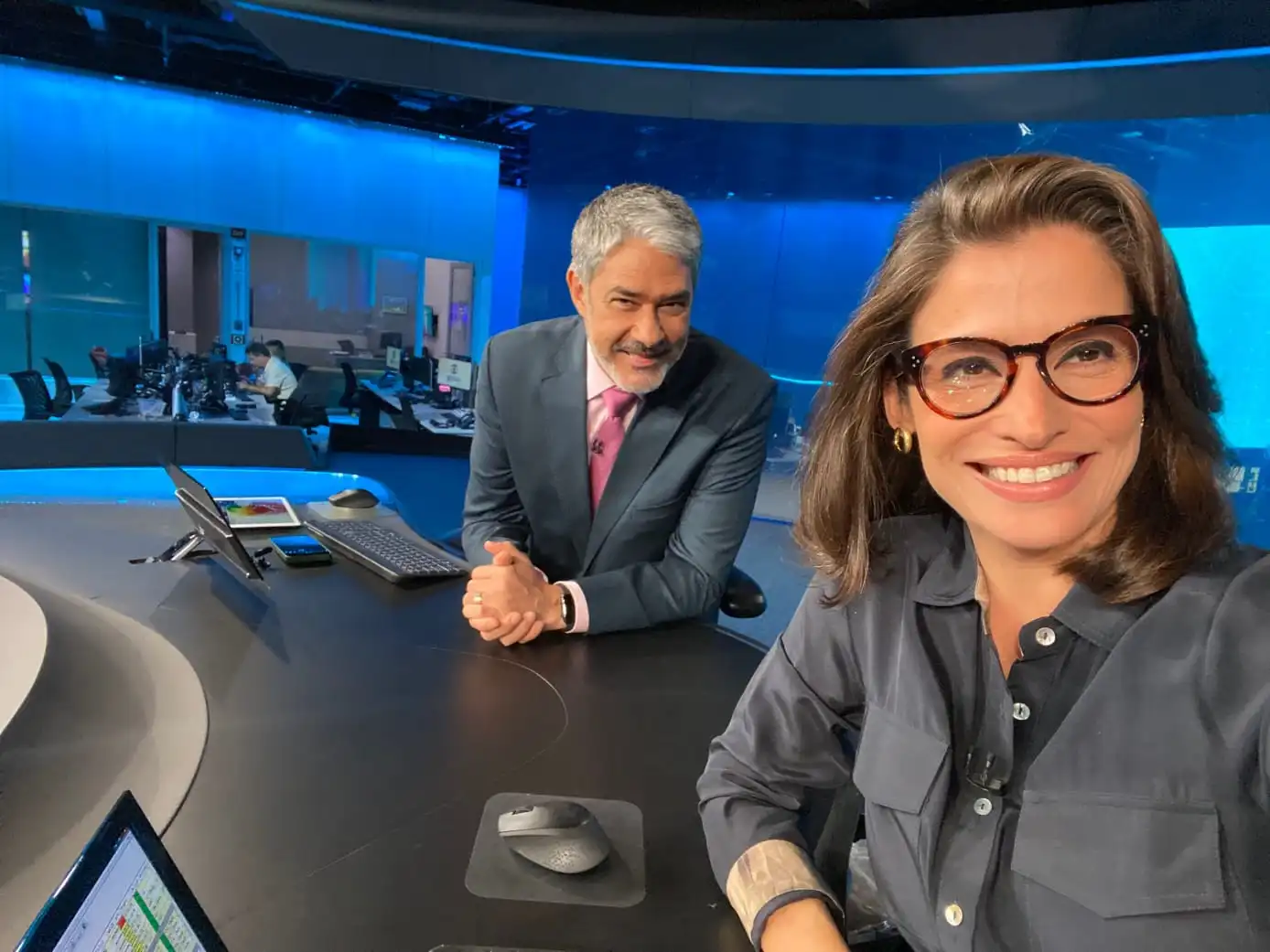 Jornal Nacional William Bonner e Renata Vasconcellos recebem este valor mensalmente da Globo - Foto Reprodução