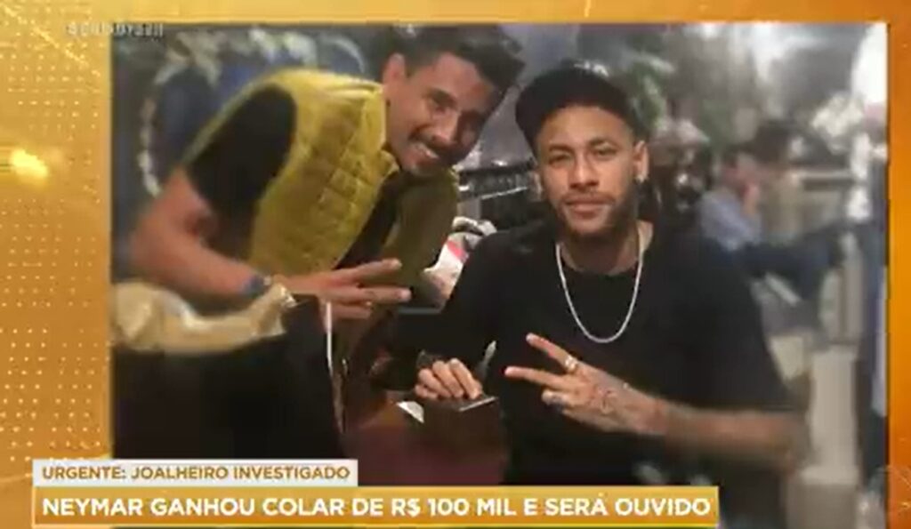 Neymar foi intimado pela polícia por ter sido flagrado com um suspeito de lavagem de dinheiro