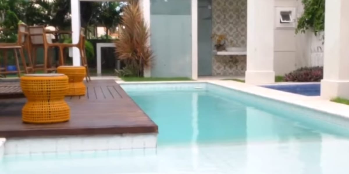 Piscina enorme da mansão de Wesley Safadão (Reprodução: Youtube)