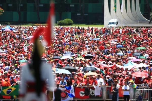 Ao vivo na Globo, na posse do novo Presidente do Brasil, Luiz Inácio Lula da Silva, William Bonner relatou humilhação que passou  - Foto Reprodução