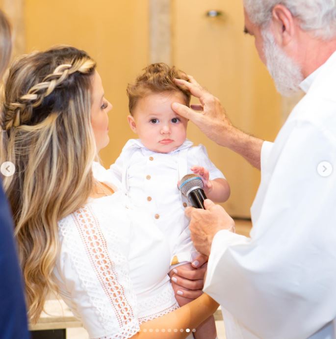 Registro do batizado do filho de Dony de Núccio, mostram luxo e que o pequeno está cada dia mais lindo - Foto Reprodução
