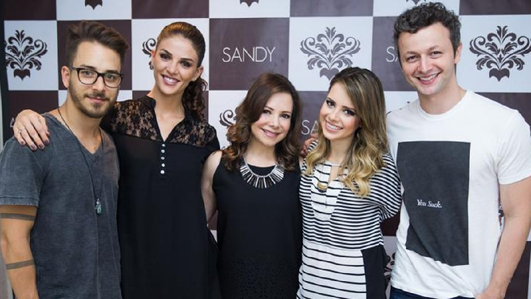 Família de Sandy reunida (Foto: Divulgação)