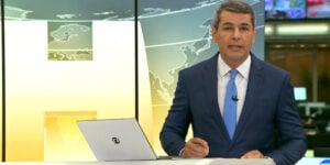 Subsititudo de César Tralli entrou às pressas no Jornal Hoje e confirmou pior notícia (Foto: Reprodução/ Globo)