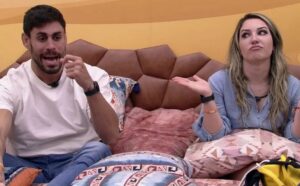 Antônio Cara de Sapato e Amanda Meirelles no BBB 23; dupla trocou de quarto após barraco (Foto: Reprodução / Globoplay)