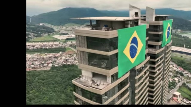 Neymar Jr, o jogador de futebol mais amado do mundo inteiro, tem cobertura com vista frente ao mar, em prédio mais luxuoso do mundo  - Foto Reprodução