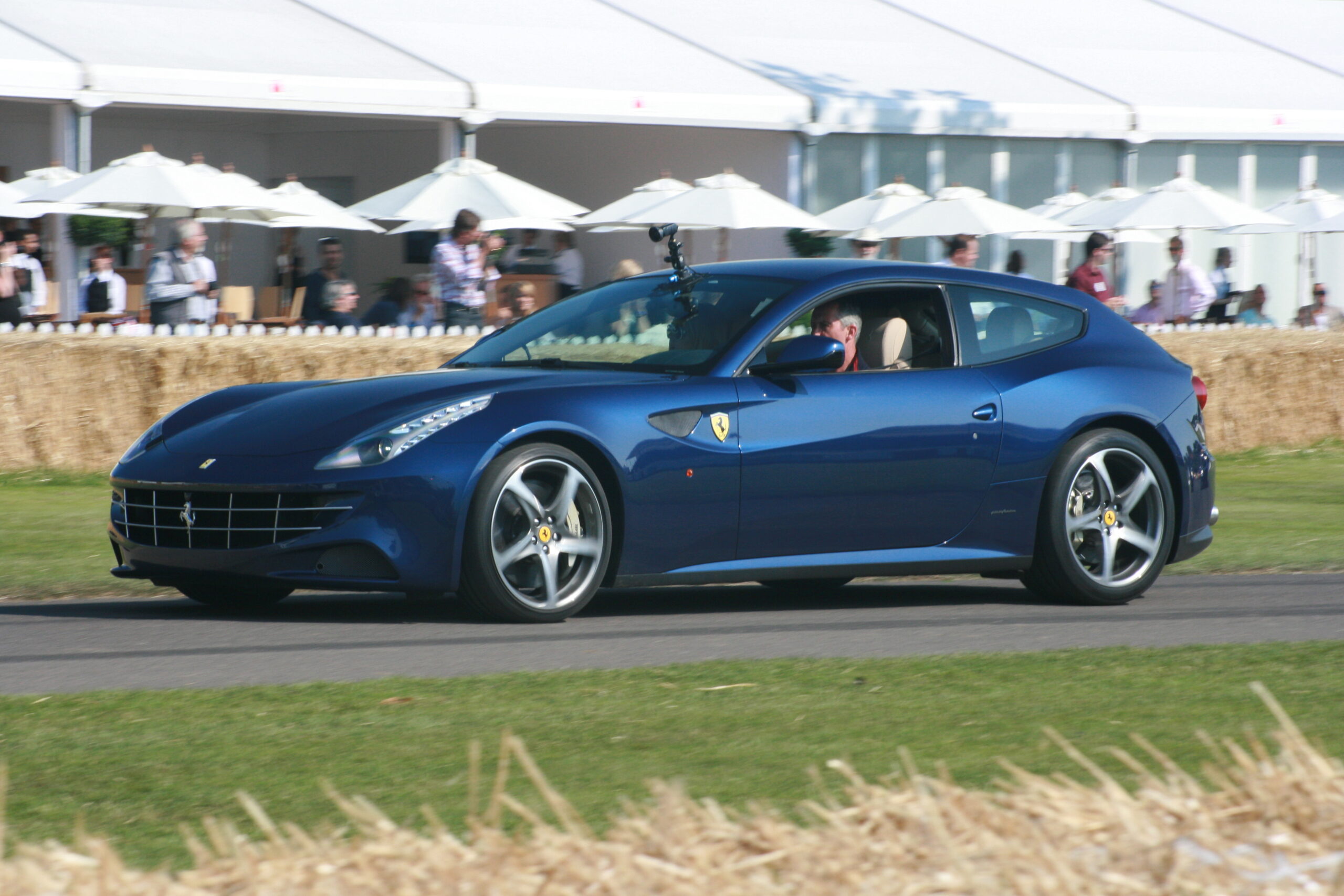 Ferrari FF de Gusttavo Lima (Reprodução - Site Ferrari)