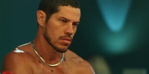 lui Lorenzo sem camisa na novela Vai na Fé