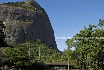 A mansão de Luciano Huck e Angélica (Foto: Reprodução)