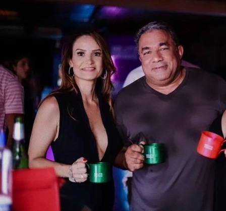 Georgia Ayres e o pai de Anitta (Reprodução)