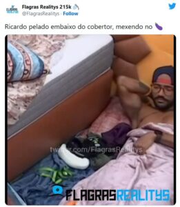 BBB23 - Ricardo, se empolga e é flagrado sem roupa mexendo em parte íntima (Foto: Reprodução / Twitter)