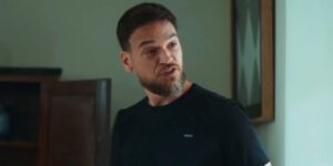 Theo em cena da novela Vai na Fé (Foto: Reprodução/Globo)