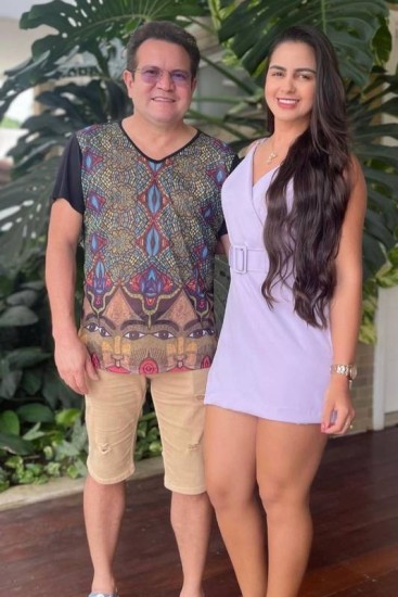 Ximbinha aparece com mulher que foi acusada de causar sua separação com Joelma - Foto Reprodução