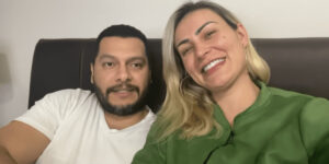 Andresa Urach surpreendeu ao trocar farpas com o ex-marido, Thiago Lopes (Foto: Reprodução/ YouTube)