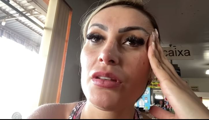 Andressa Urach divulga vídeo expondo que o seu ex-marido, Thiago Lopes, jogou suas coisas em um saco de lixo - Foto Reprodução YouTube