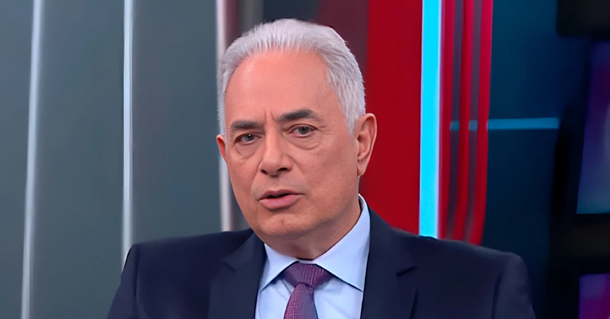 Ao vivo na CNN, William Waack e Raquel Landim se desentendem e geram um verdadeiro climão - Foto Reprodução