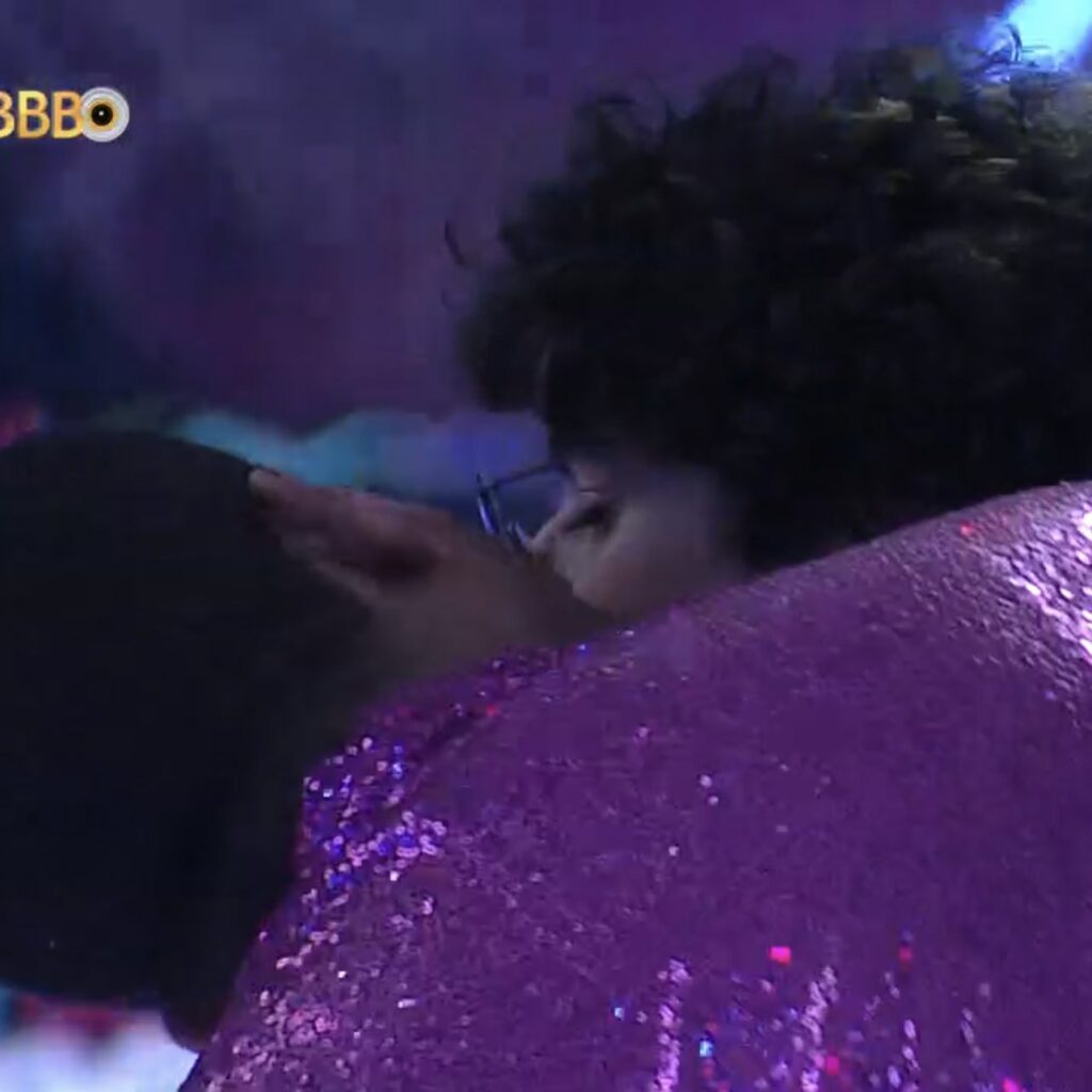 Bruno Gaga tentou Beijar Gabriel Santana durante festa do BBB 23. (Foto: Reprodução, Globo)