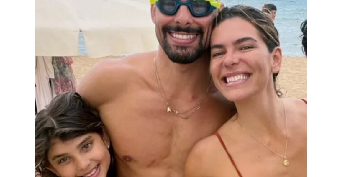 Cauã Reymond, Mariana Goldfarb e Sofia (Foto: Reprodução / Instagram) 