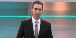 César Tralli no comando do Jornal Hoje (Globo)