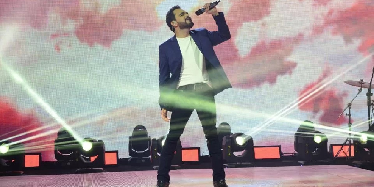 Luciano Camargo em seu primeiro show gospel (Foto: Divulgação/ Instagram)