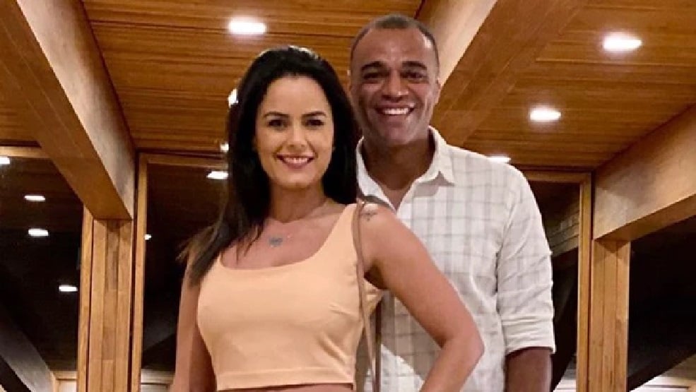 Luciele Di Camargo ao lado do marido Denílson (Foto: Divulgação)