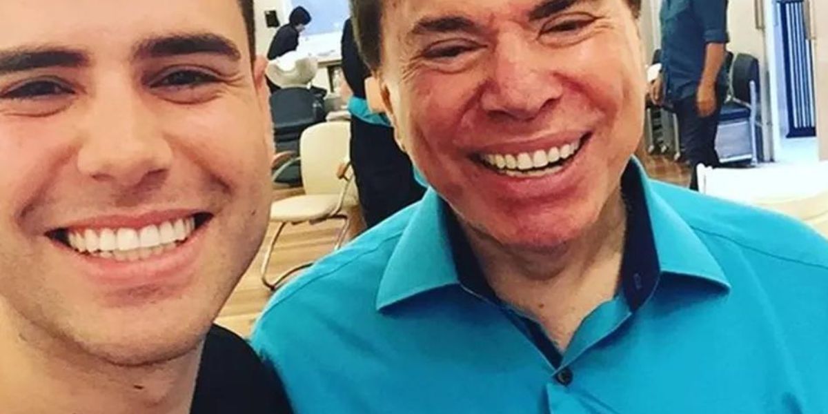 Luiz Bacci ao lado de Silvio Santos (Foto: Reprodução / Instagram) 