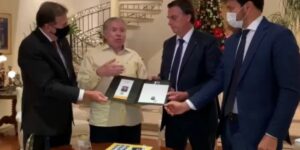 O presente de Bolsonaro a Silvio é o mais importante da sua vida - Foto Reprodução