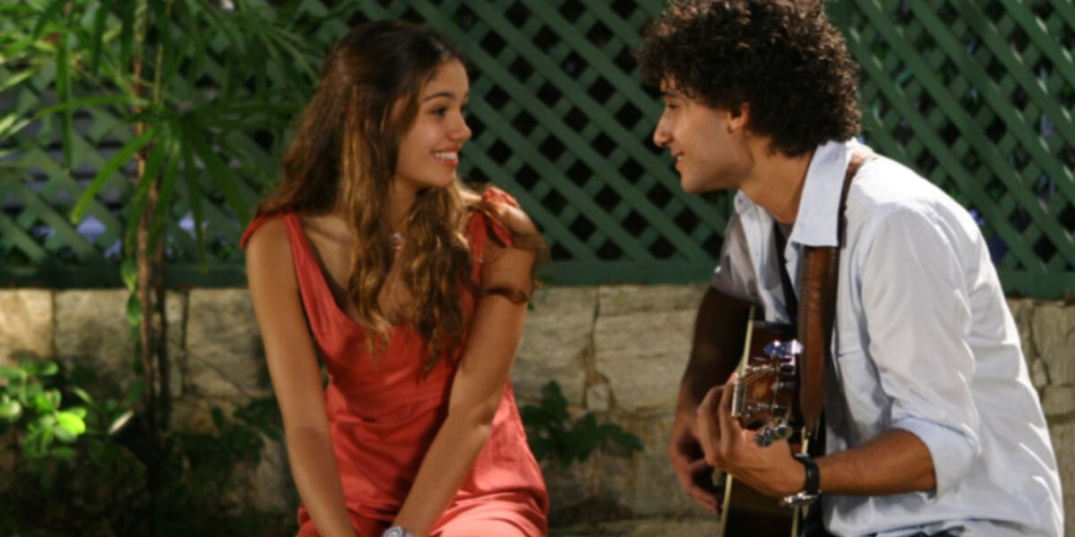 Rafael Almeida e Sophie Charlotte protagonizaram uma das temporadas de Malhação (Foto: Reprodução/ Globo)