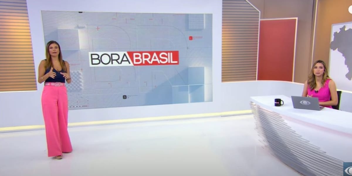 Thaís Dias e Estele San Juan comandaram o jornal nesta segunda-feira (Reprodução: Bora Brasil/ Band)