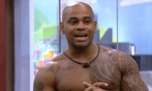 Cezar Black é um dos emparedados no BBB23 (Foto: Reprodução / Globoplay)