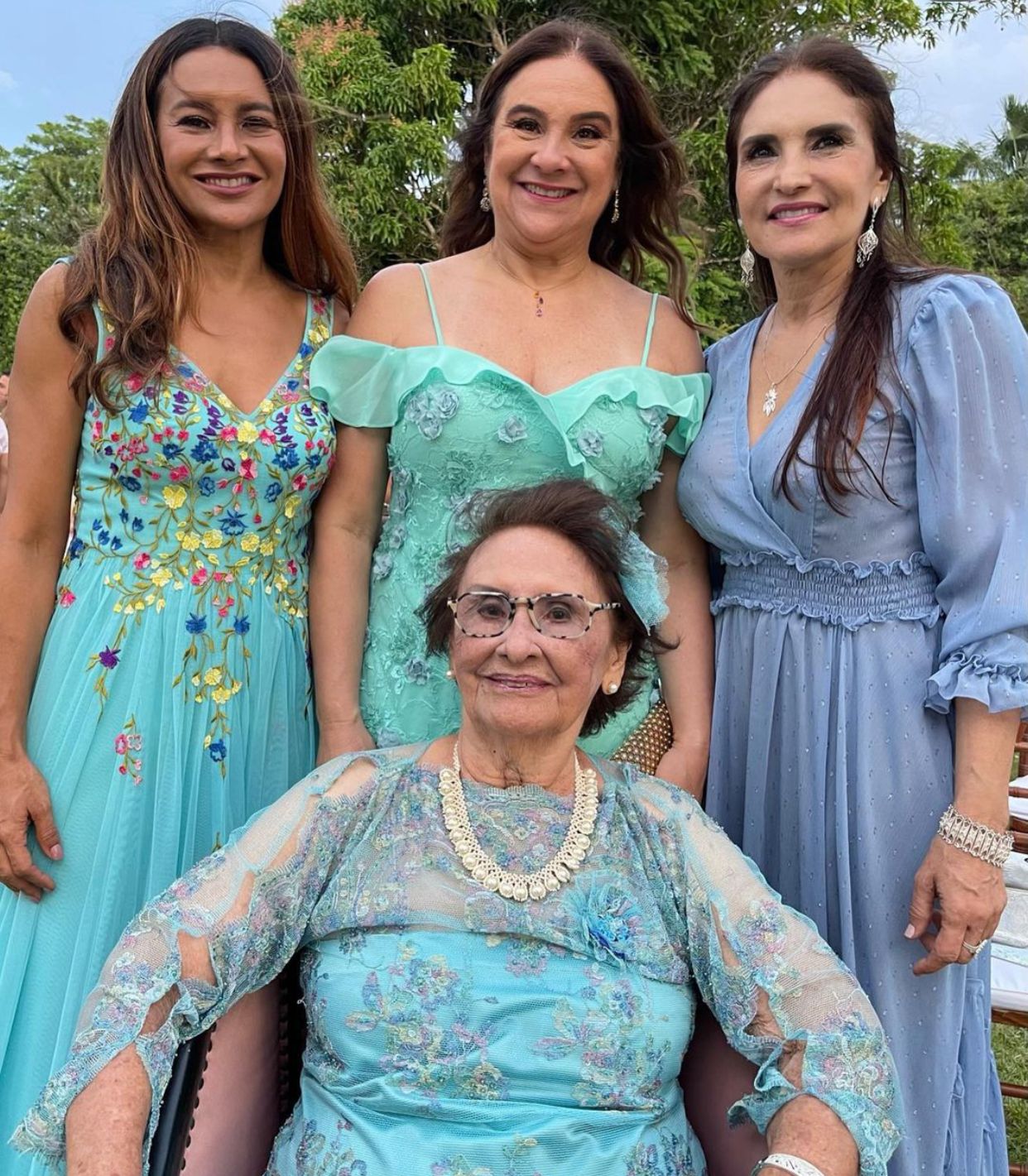 Dira Paes usou as redes sociais para se despedir de sua mãe, Flor (Reprodução - Instagram)