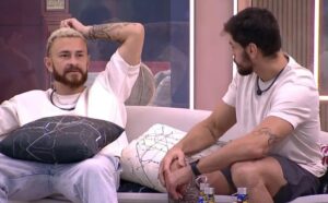 Fred Desimpedidos e Antônio Cara de Sapato no BBB23; atletas estão magoados um com o outro (Foto: Reprodução / Globoplay)