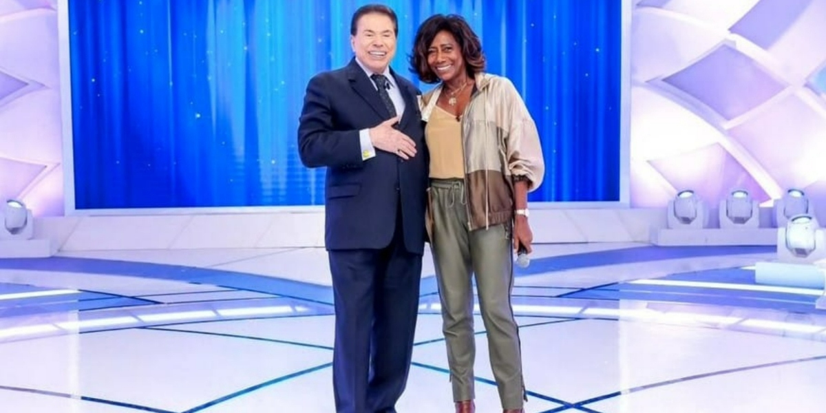 Silvio Santos e Glória Maria em bastidor (Foto: Divulgação/SBT)