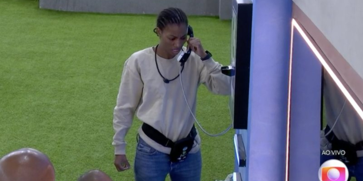 Tina atendeu o Big Fone no BBB 23 - Foto: Reprodução/Globo