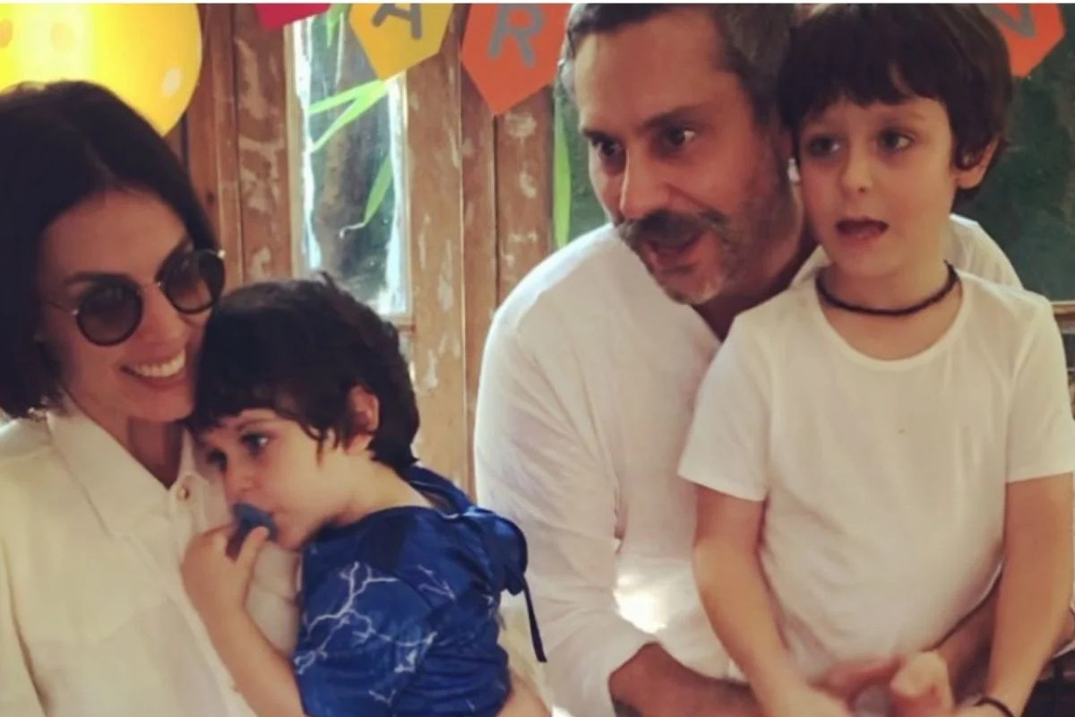 Alexandre Nero e sua Karen Brustolin com os dois filhos do casal – Foto Reprodução Internet