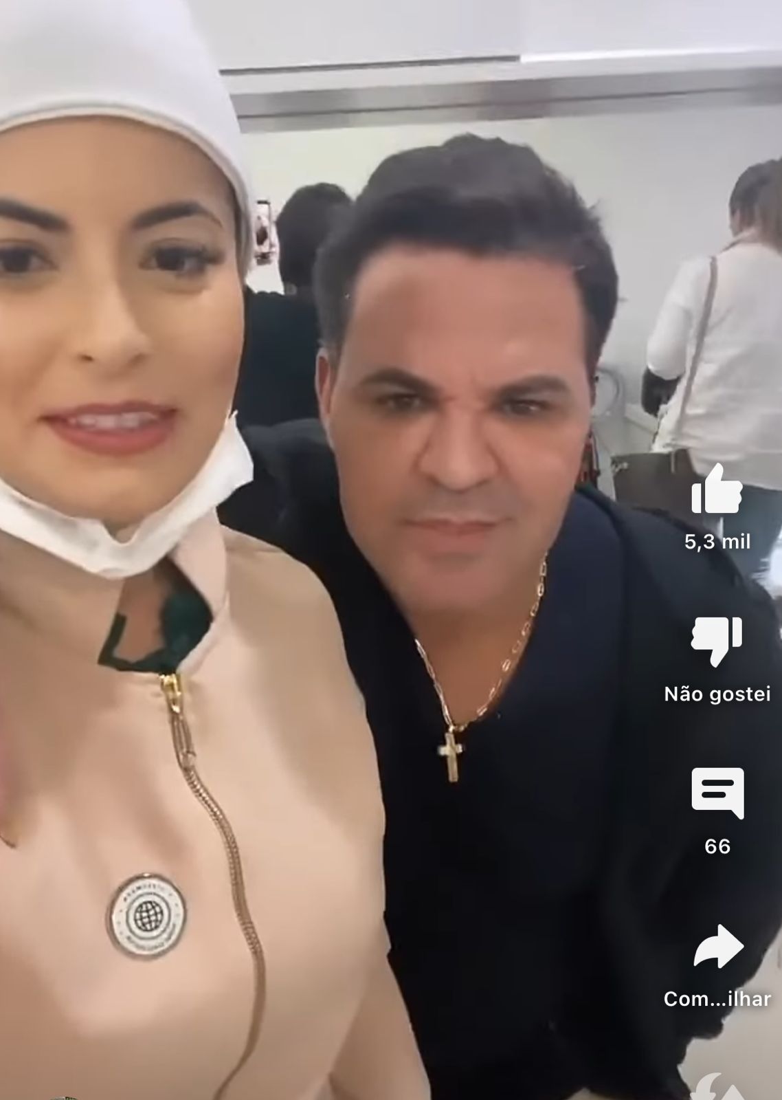 Em vídeo publicado, o cantor Eduardo Costa surge ao lado de mulher a abre o jogo sobre raiva que vem sentindo - Foto Reprodução Instagram