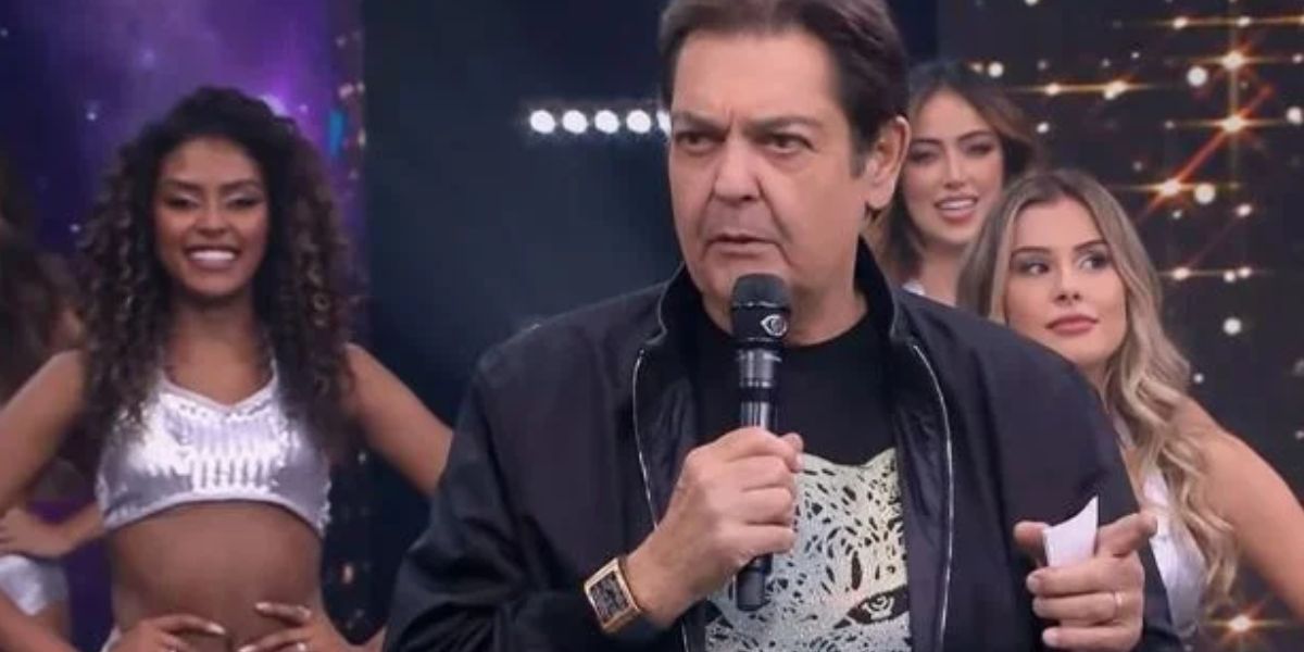 Famoso cantor se recusa a pisar no programa do Faustão, após situação revoltante que passou com apresentador - Foto Reprodução Band